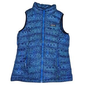 Patagonia Blue Puffer Vest. Size Child’s Large. Excellent Condition!!